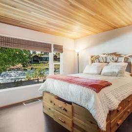 Rustic Cottage with views of the Deschutes River