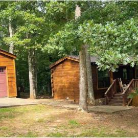 The Breakaway - Hot tub and fire pit