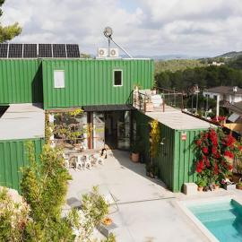 Designer villa with sauna and swimming pool