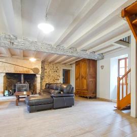 Charmante Maison Au Calme، فندق في Rougnac