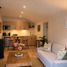 Cozy Farm Cottage with Fireplace on Stanmore Farm