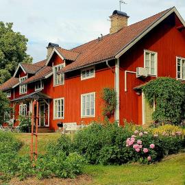 Peaceful Oasis In A Unique Historic Village, hotel v destinácii Strömsberg