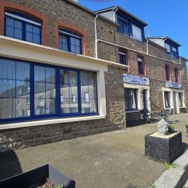 AU DETOUR DU MONT Chambres d'hôtes, hotel in Roz-sur-Couesnon