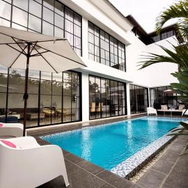 The W House, Luxury Villa 5 minutes from the beach