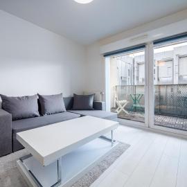 Appartement avec chambre HomeCinema - Parking&Terrase proche Paris, hótel í Pantin