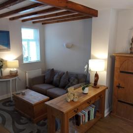 Sole Use of Cottage in Village close to Chester, hotel v mestu Kelsall