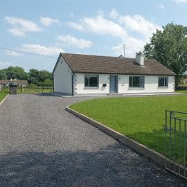 Cosy Claregalway Cottage