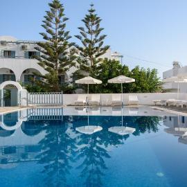 Iris Boutique Hotel – hotel w mieście Kamari
