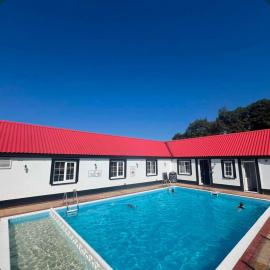 Modest static caravan Pool and views Narberth