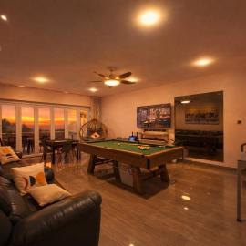 17 Pax Private Villa, Ferry Terminal Shuttle & Breakfast