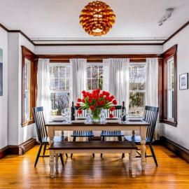 Historic Ptown Charm - Hot Tub, Parking, Yard, hotel u gradu Provinstaun