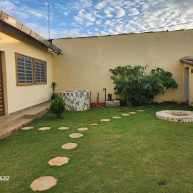 Votre maison privée à Cotonou, jardin, terrasse, et liberté totale
