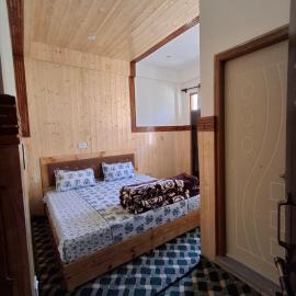 Alpinehomestay, hotelli kohteessa Nako