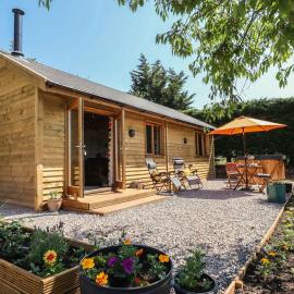 Nelli Lodge at Mile End, hotel in Crediton