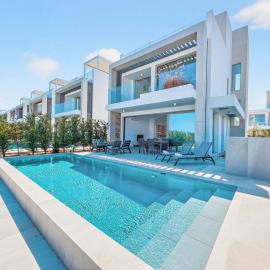 Azure Villas by Marc, Hotel in Protaras