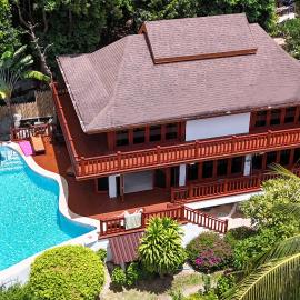 Villa Vadee - Entire Private Villa, 4 Bedrooms, Large Swimming Pool, Ocean View
