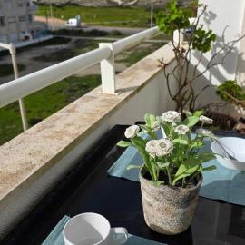 Maia Surf House - Baleal, hotel in Ferrel