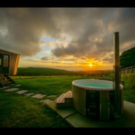 Laverock How Shepherds Hut with private hot tub, hotel u gradu Seascale