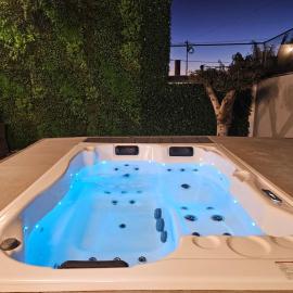Sunset Avenue for couple w/ jacuzzi spa hot water, hotel en Paul do Mar