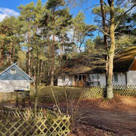 Ferienglück im Doppelhaus- 60 m zum Strand Haus 2, hotel in Karlshagen