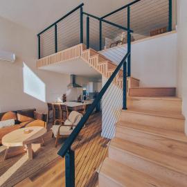 Modern Nordic Cabin w/ Hot Tub & Views, ξενοδοχείο σε East LaHave