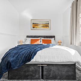 HomeBase Midlands Contractors Relocation Parking, Hotel in Walsall
