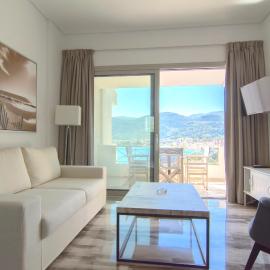 Korfos में, होटल Belvedere Suites Korfos