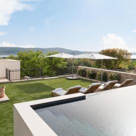Casa Sorelle secluded villa with breathtaking pool, hotel u gradu Seline