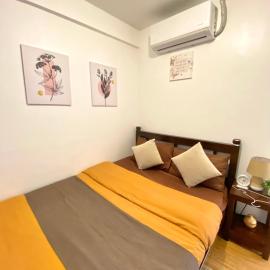 Room with Queen Bed For Couple 7 mins away to Canigaran Beach 10mins away to Airport 5mins away from Princesa Garden Resort, hotell sihtkohas Canigaran