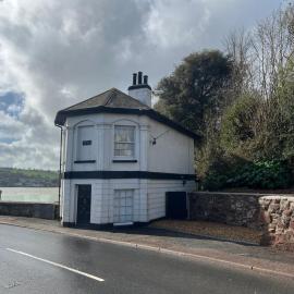 Historic 'Old Toll House' Shaldon Bridge with Parking
