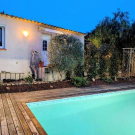 charmante maisonnette avec spa privatif, hotel a Zonza