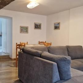 Maison entièrement rénovée au cœur du village