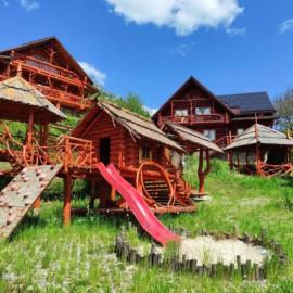 Дерев'яний котедж "Казка", viešbutis mieste Jaremčė