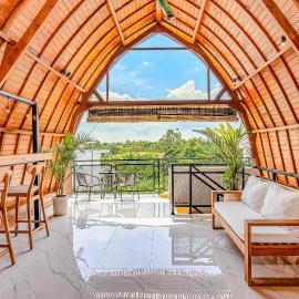 Modern 2BR Villa Imola with Private Pool, Fitness-Corner and Jungle View in Canggu -Bali, hotel in Kerobokan