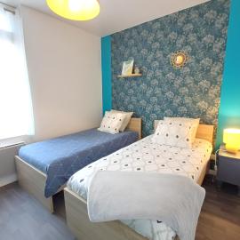 L'artistique, Maison pour 5 personnes, 2 chambres, stationnement gratuit, spacieux, atypique, hotel u gradu 'Amiens'