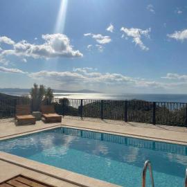 Petres Luxury Villas with heated private pool