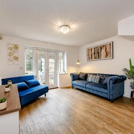 Modern 2 Bedroom House in Cheshunt, hotel in Cheshunt