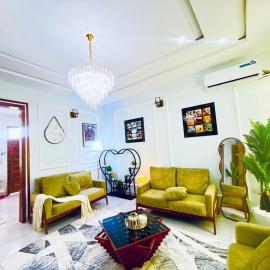 Elegant, family friendly 3-bedroom near transit, hotel in Ihumwa