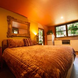 Tranquil Rainforest Studio Kuranda, hotel in Kuranda