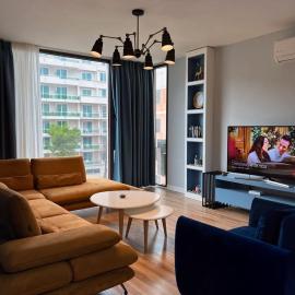Costal Crown - Luxury 2BR Seafront Apartment