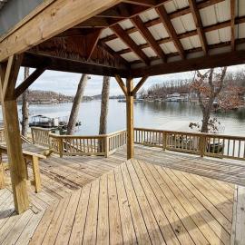 Fox's Den Your Lakefront Escape with Dock and Stunning Views, hotel in Rocky Mount