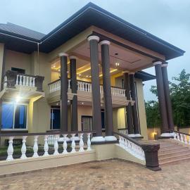 Nanani Luxury Villa - 3 Bedrooms, hotel in Kumasi
