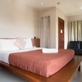 Madonna Hometel and Suites, hotel di Panabo