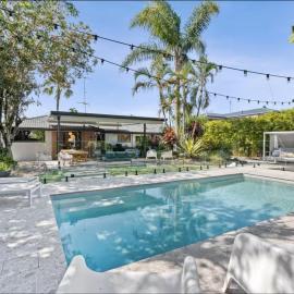 Palm Beach Poolside Haven 4BR Outdoor Living, hotell Gold Coastis