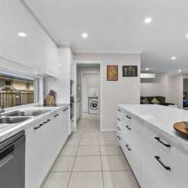 3 Bedroom Home - Caboolture South, hotelli kohteessa Caboolture