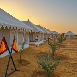 The Velvet Dunes - Best Luxury Desert Camp In Jaisalmer, hotelli kohteessa Sām