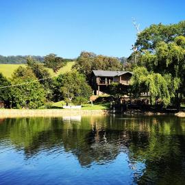 'The Berry Lake House' - Private Luxury Estate، فندق في Jaspers Brush