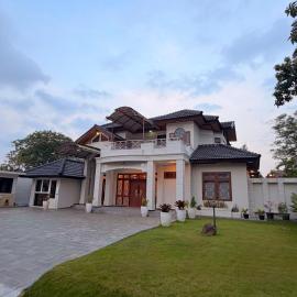 The Nawasena Villa Medan with Private Pool Escape, hotel u gradu Sunggal