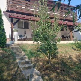 Vila Sabo, hotel in Sîntioana