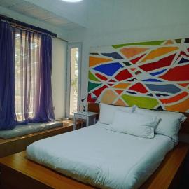 Greek Style Bed & Breakfast, hotell i Al Manashsh